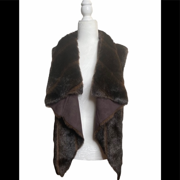 Bebe Reversible Faux Fur Brown Vest - Picture 1 of 4